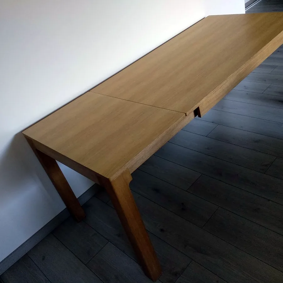 Rozkladací dubový stôl